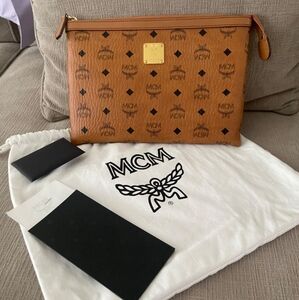 COPY - NEW MCM VISETOS COGNAC HERITAGE MEDIUM ZIP CLUTCH POUCH